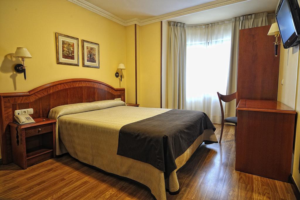 Hotel Alisi Aranda de Duero Exterior photo